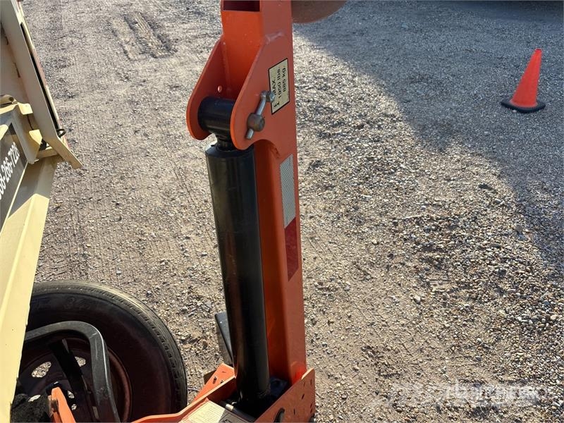 JLG T-350 Towable Lift (Inoperable) Plataformas aéreas montadas em reboque