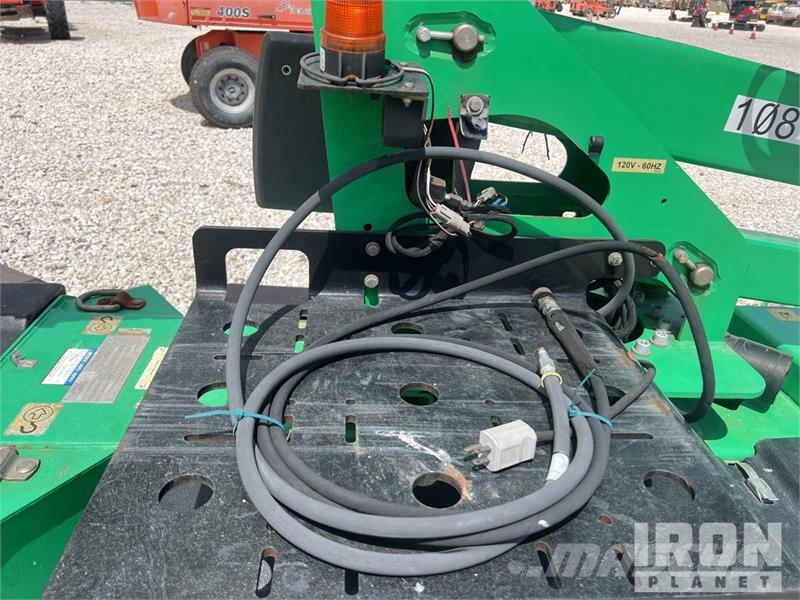 JLG T-350 Towable Lift Trailer mounted platforms