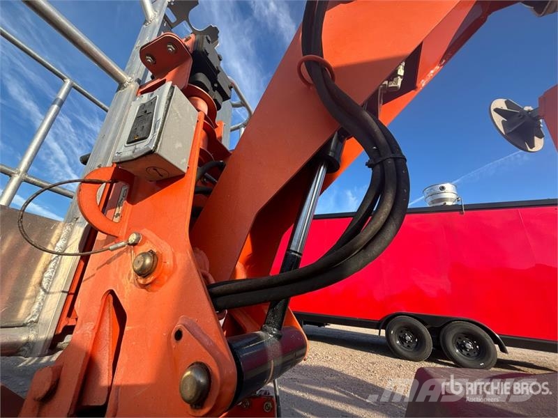 JLG T-350 Towable Lift (Inoperable) Plataformas aéreas montadas em reboque
