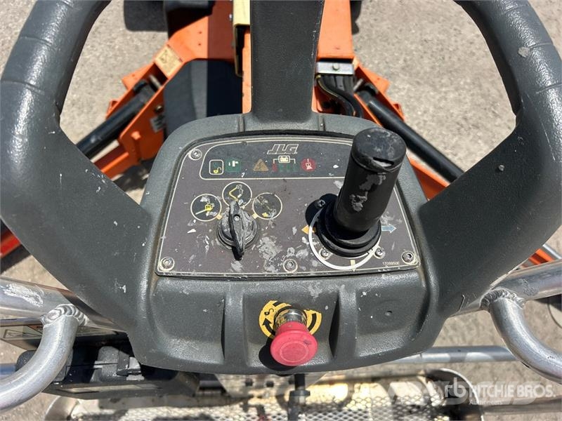 JLG T-350 Towable Lift 트레일러 탑재 고소작업대