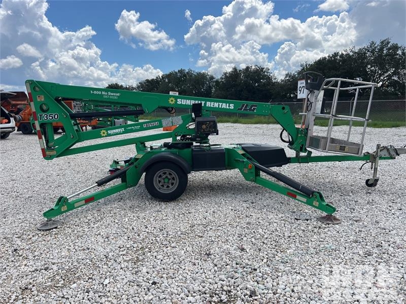 JLG T-350 Towable Lift Trailer mounted platforms