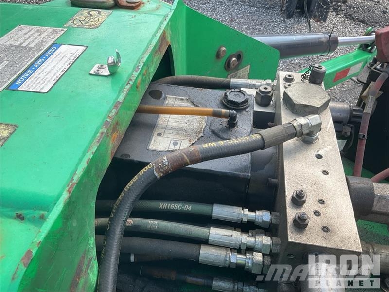 JLG T350 Vlečne dvižne ploščadi