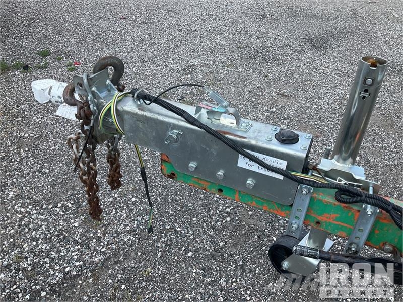JLG T350 Vlečne dvižne ploščadi