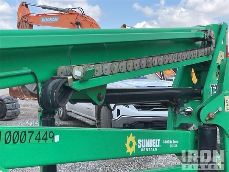 JLG T350 Vlečne dvižne ploščadi