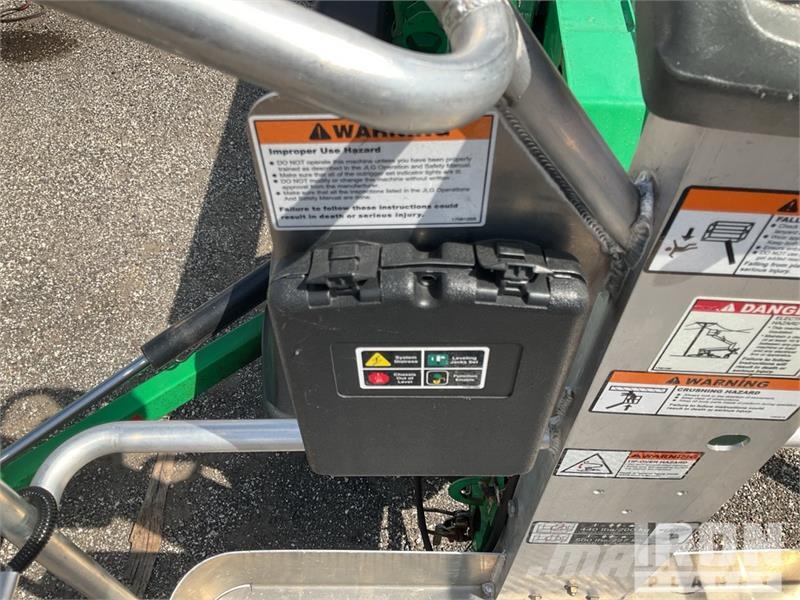 JLG T350 Vlečne dvižne ploščadi