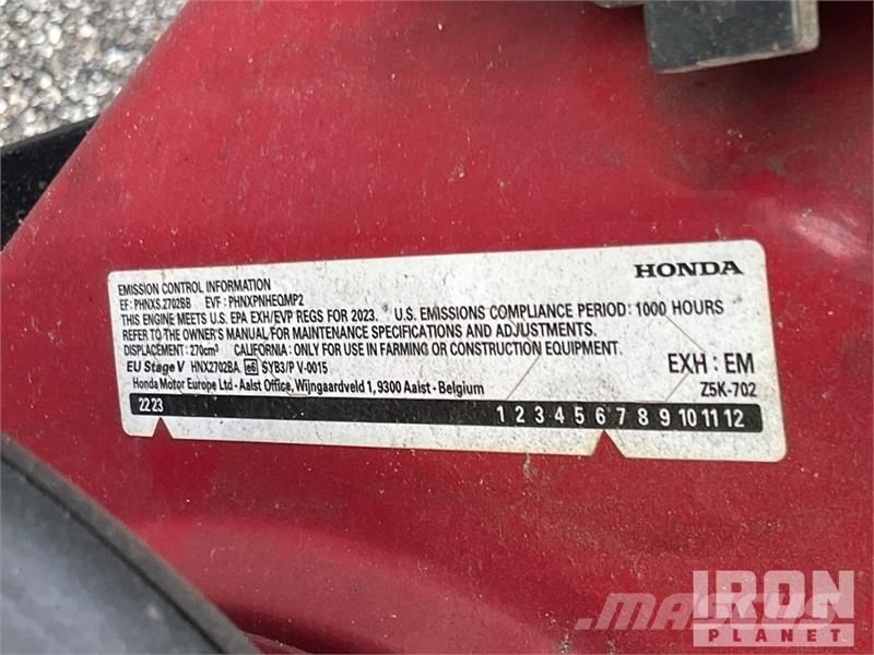 JLG T350 Vlečne dvižne ploščadi