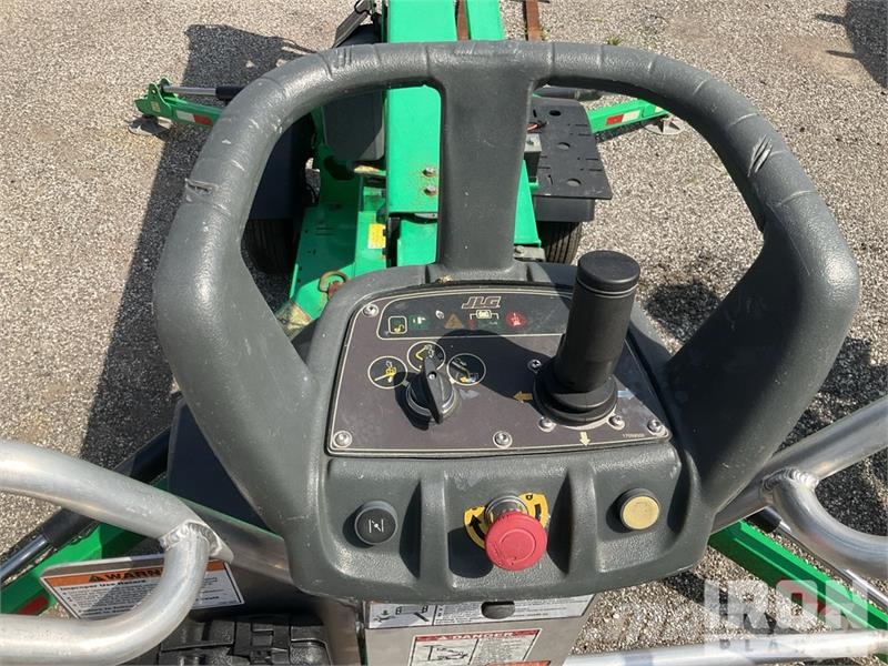 JLG T350 Vlečne dvižne ploščadi