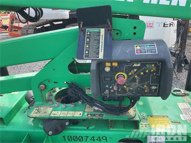 JLG T350 Vlečne dvižne ploščadi