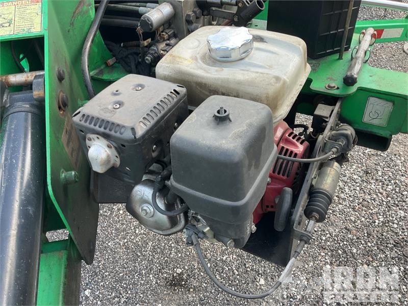 JLG T350 Vlečne dvižne ploščadi