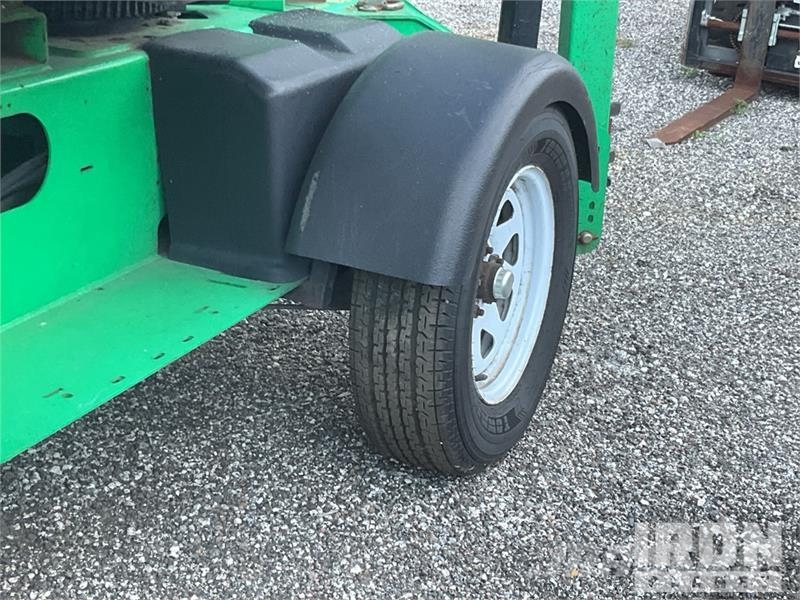 JLG T350 Vlečne dvižne ploščadi