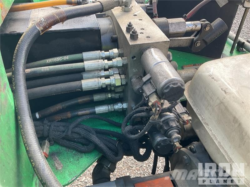 JLG T350 Vlečne dvižne ploščadi