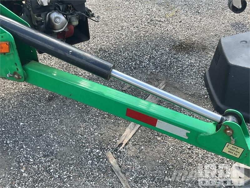 JLG T350 Vlečne dvižne ploščadi