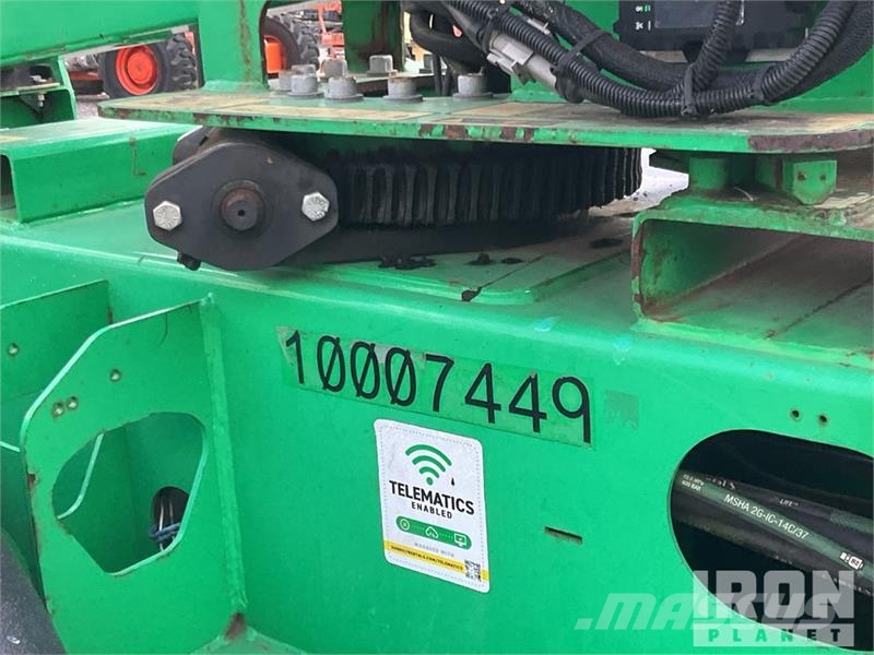 JLG T350 Vlečne dvižne ploščadi