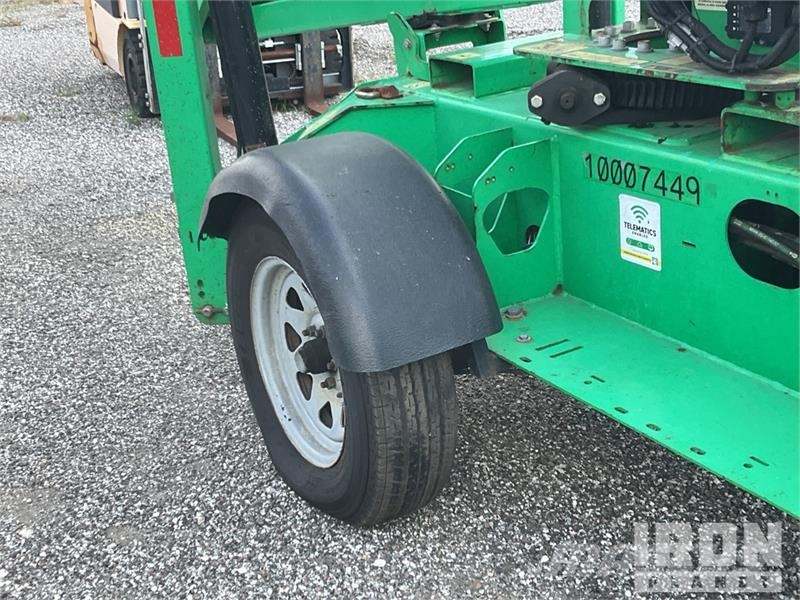 JLG T350 Vlečne dvižne ploščadi