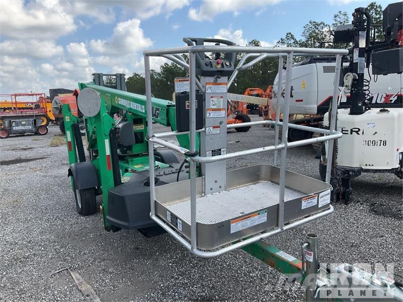 JLG T350 Vlečne dvižne ploščadi