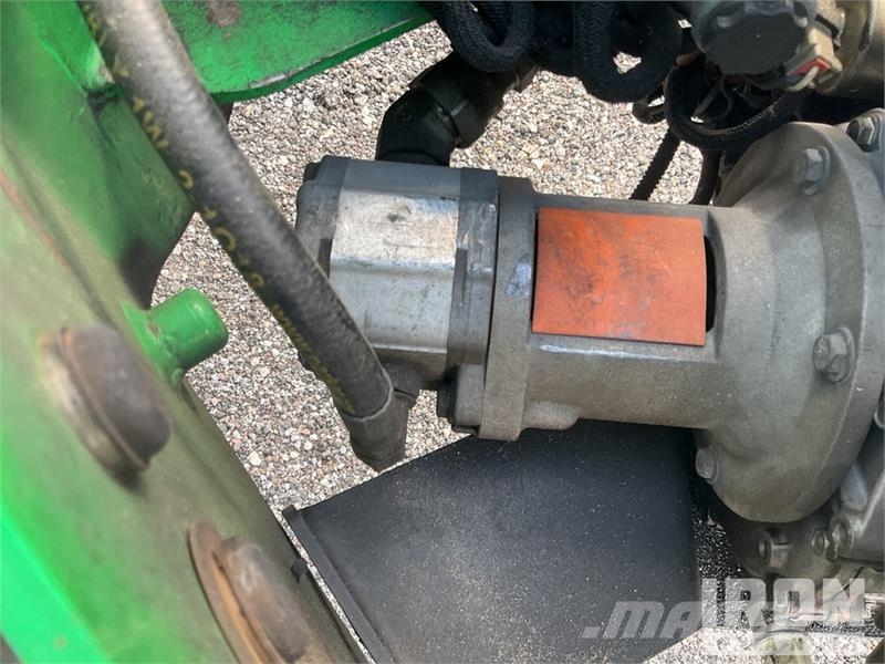 JLG T350 Vlečne dvižne ploščadi