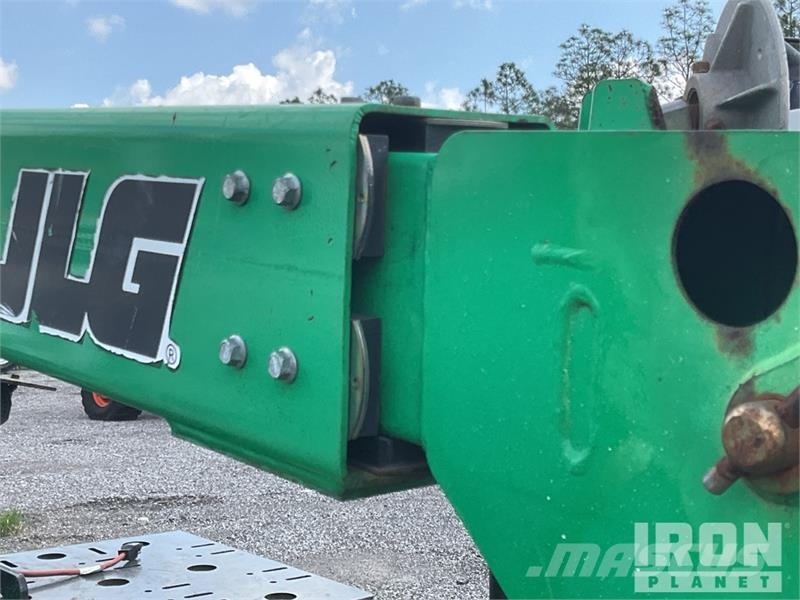 JLG T350 Vlečne dvižne ploščadi