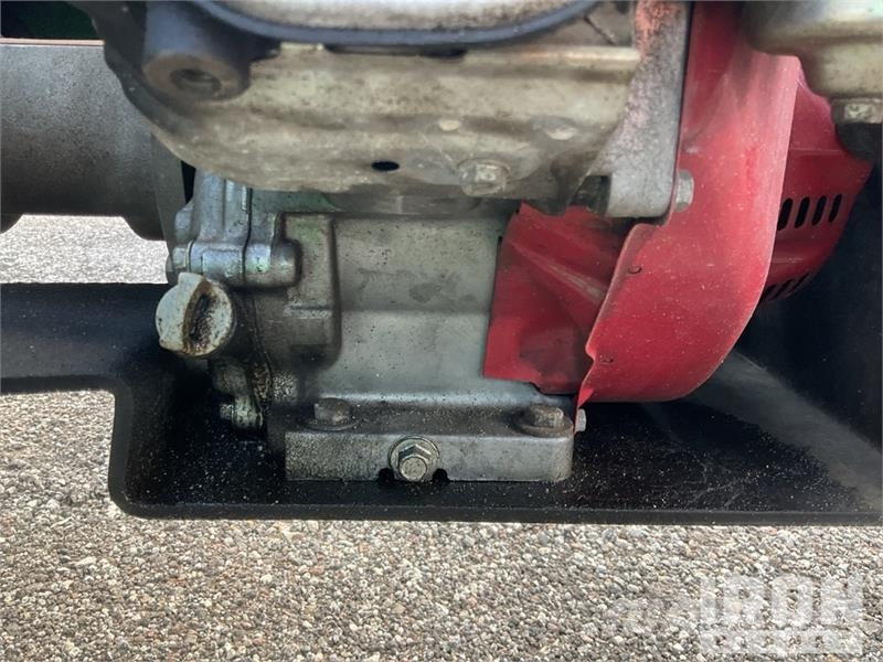 JLG T350 Vlečne dvižne ploščadi