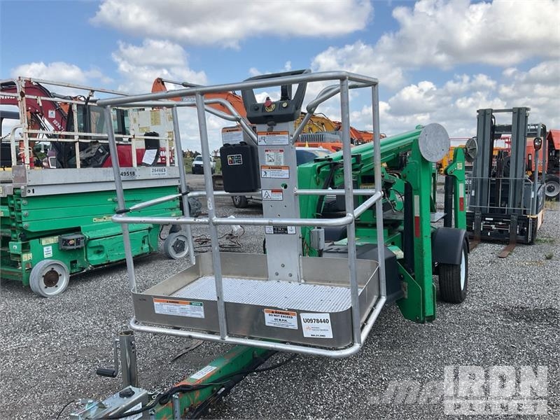 JLG T350 Vlečne dvižne ploščadi