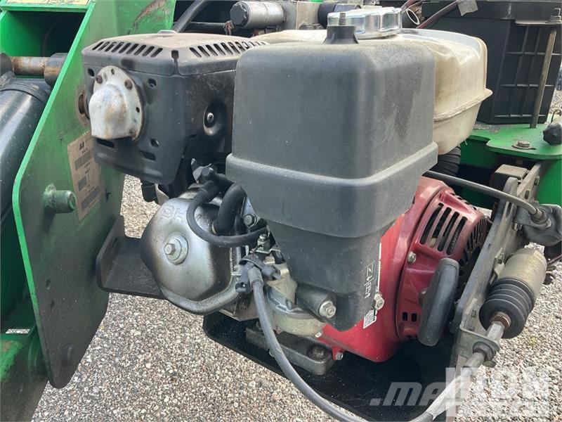 JLG T350 Vlečne dvižne ploščadi