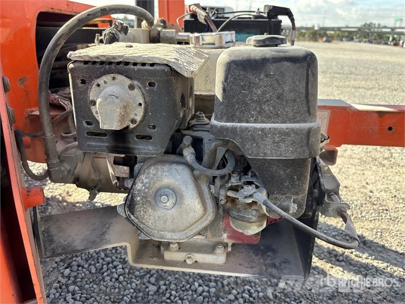 JLG T350 Towable Lift Pótkocsira szerelt emelők és állványok