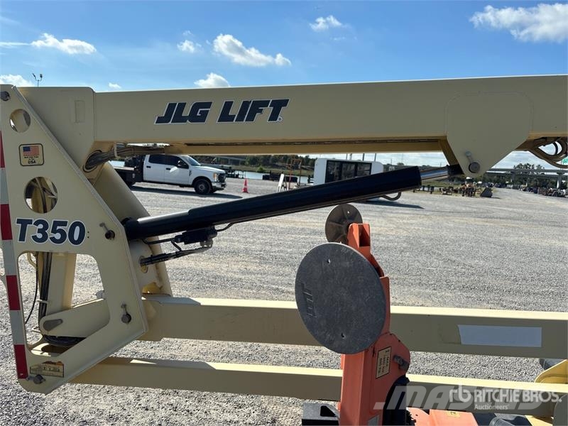 JLG T350 Towable Lift Pótkocsira szerelt emelők és állványok