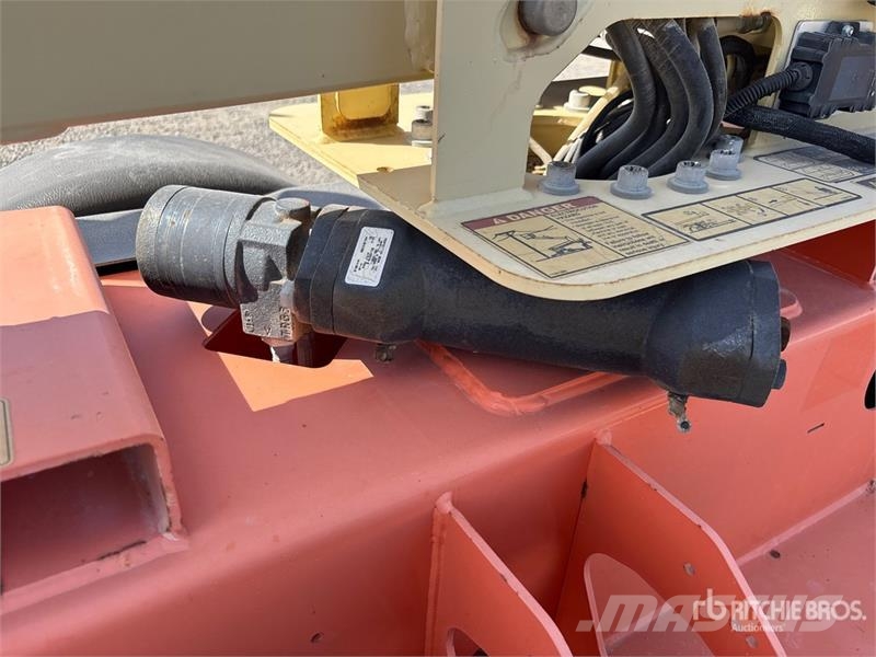 JLG T350 Towable Lift Pótkocsira szerelt emelők és állványok