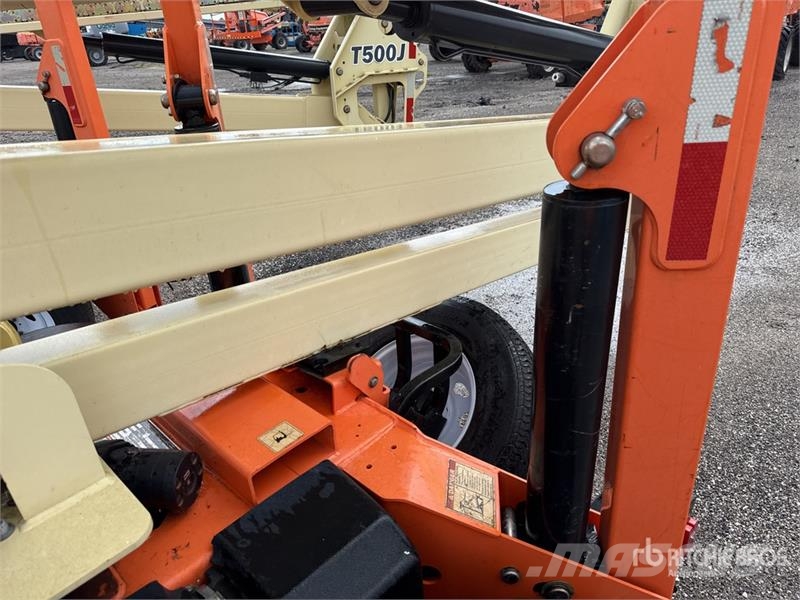 JLG T500J Towable Lift 高所作業台付トレーラー