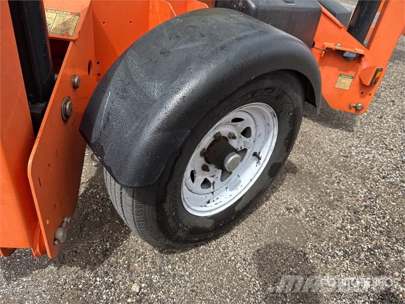 JLG T500J Towable Lift 高所作業台付トレーラー