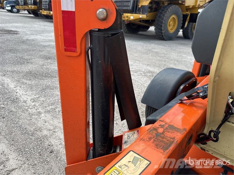 JLG T500J Towable Lift Trailer mounted platforms