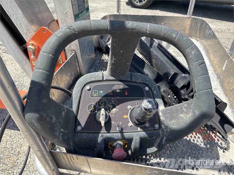 JLG T500J Towable Lift Vlečne dvižne ploščadi
