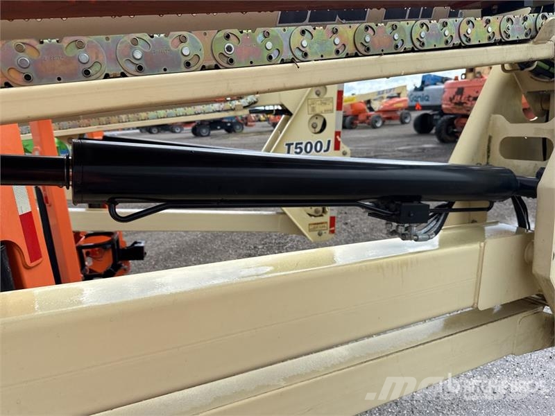 JLG T500J Towable Lift 高所作業台付トレーラー