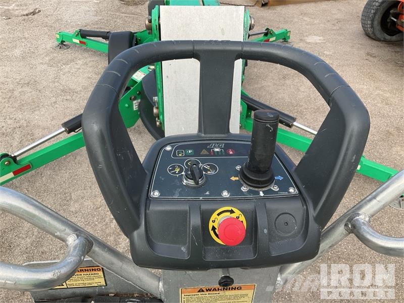 JLG T500J Towable Lift Vlečne dvižne ploščadi