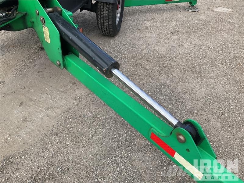 JLG T500J Towable Lift Vlečne dvižne ploščadi