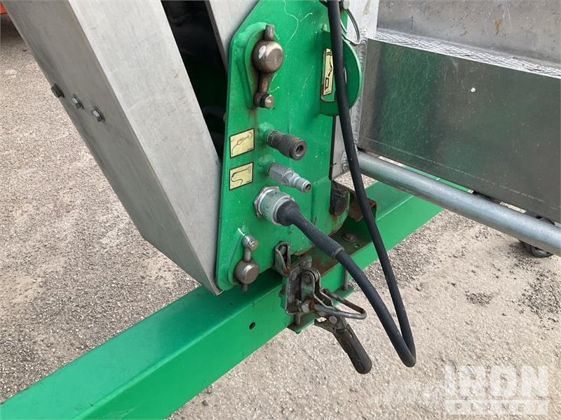 JLG T500J Towable Lift Vlečne dvižne ploščadi