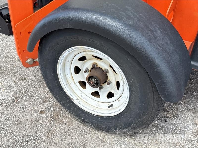 JLG T500J Towable Lift Trailer mounted platforms