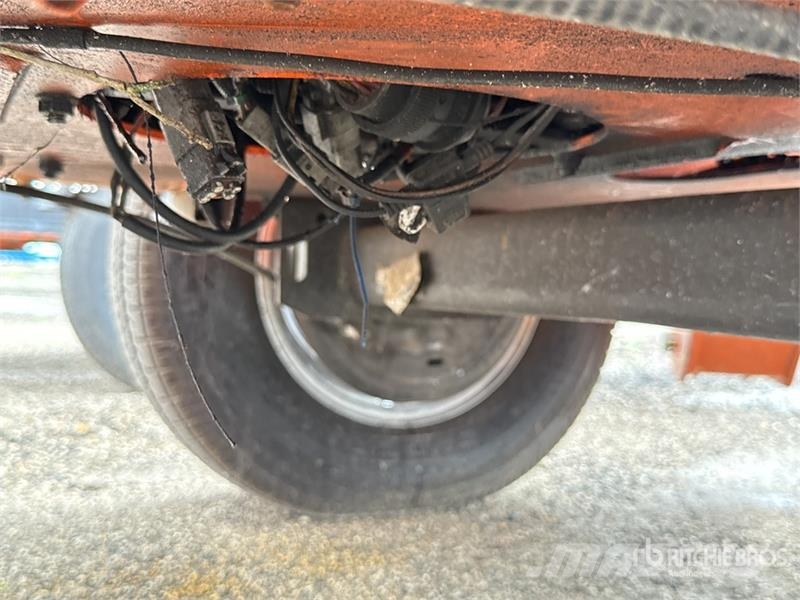 JLG T500J Towable Lift 高所作業台付トレーラー