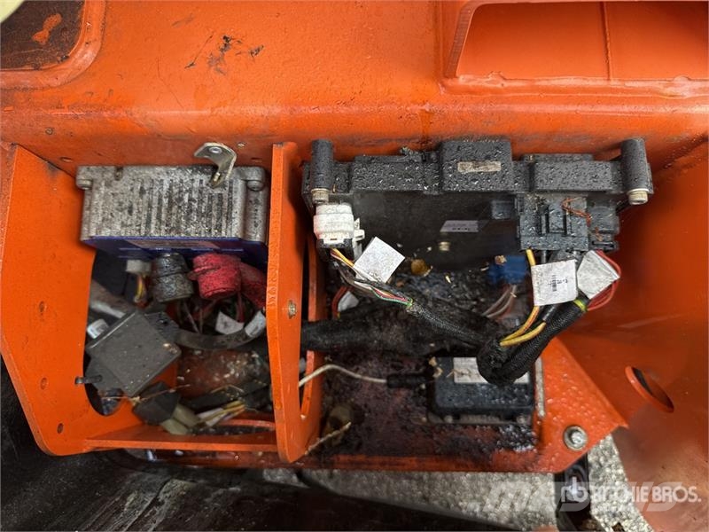 JLG T500J Towable Lift 高所作業台付トレーラー