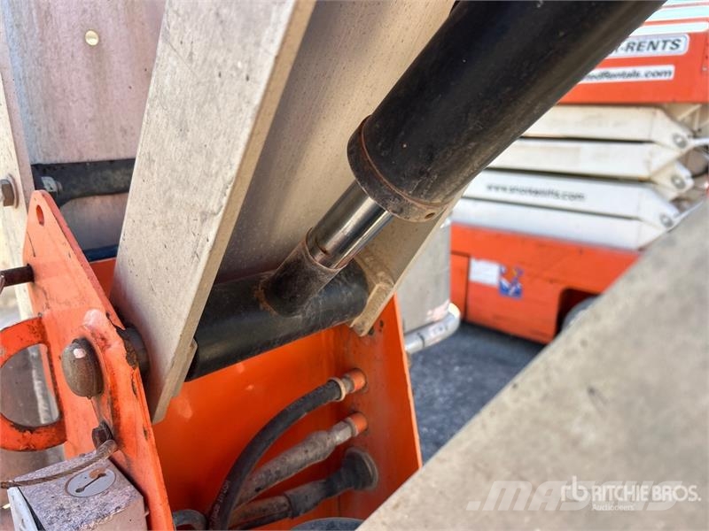 JLG T500J Towable Lift المنصات الهوائية المثبتة على مقطورة