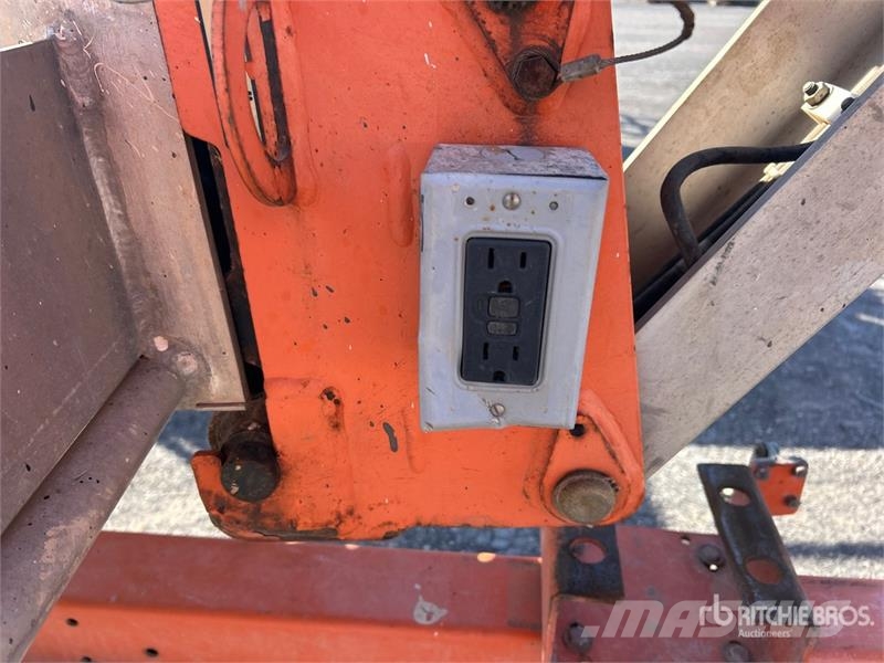 JLG T500J Towable Lift المنصات الهوائية المثبتة على مقطورة