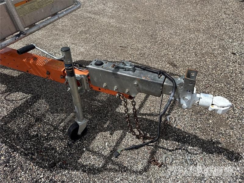 JLG T500J Towable Lift 高所作業台付トレーラー