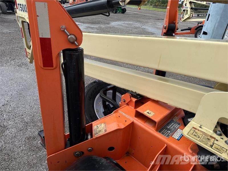 JLG T500J Towable Lift 高所作業台付トレーラー