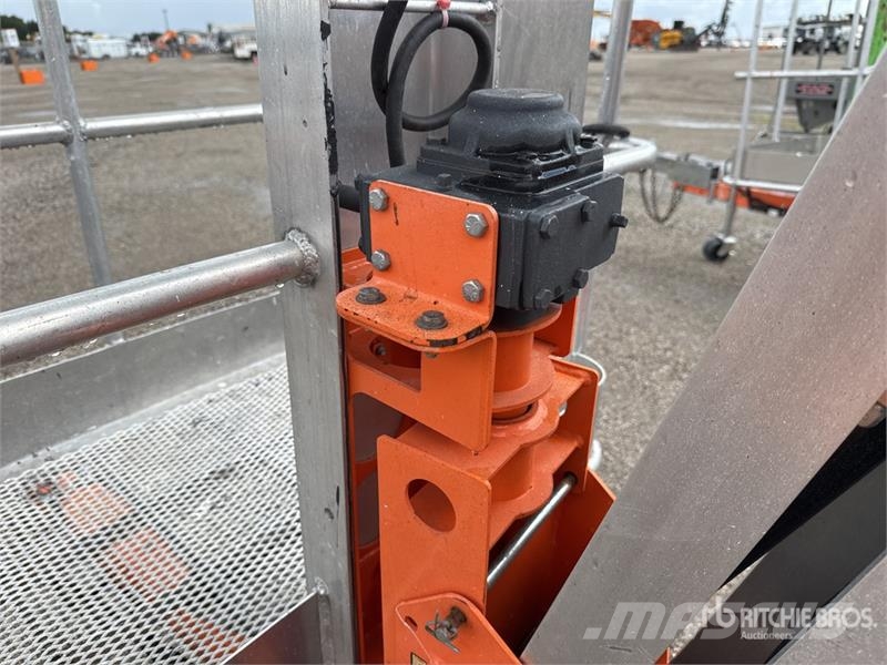 JLG T500J Towable Lift 高所作業台付トレーラー