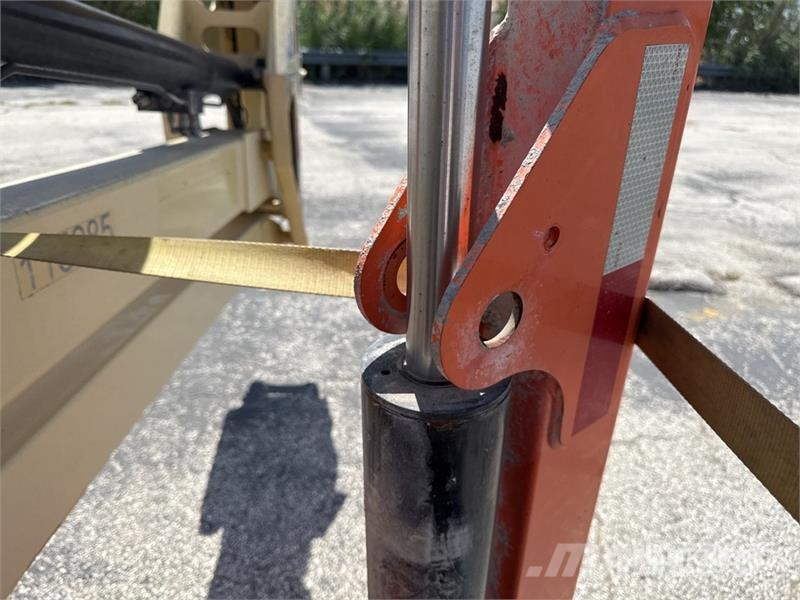 JLG T500J Towable Lift Vlečne dvižne ploščadi