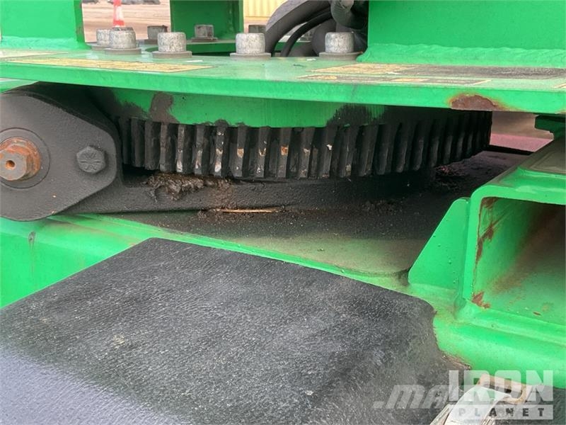 JLG T500J Towable Lift Vlečne dvižne ploščadi