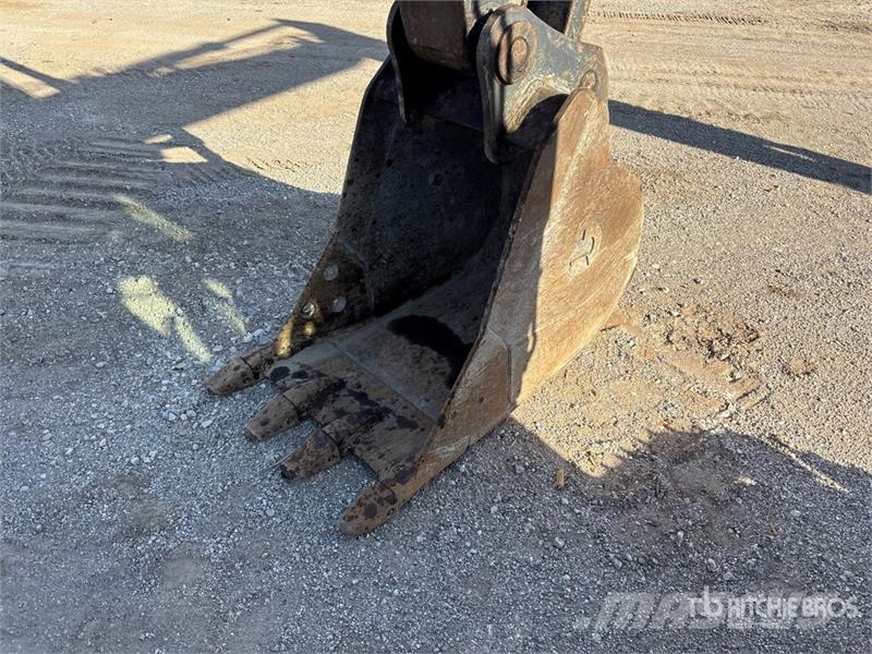 John Deere 135G Bagri goseničarji