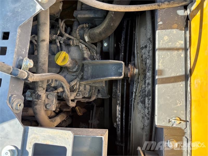 John Deere 135G Bagri goseničarji