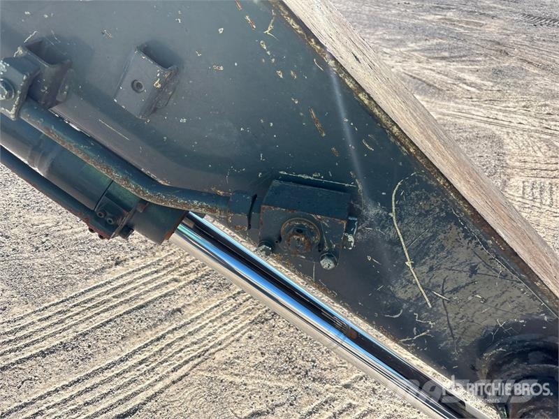 John Deere 135G Bagri goseničarji