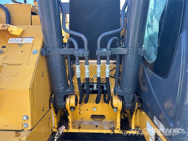 John Deere 135G Гусеничні екскаватори