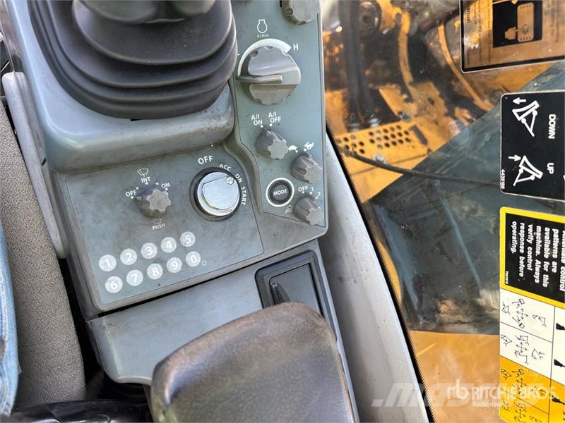 John Deere 135G Bagri goseničarji